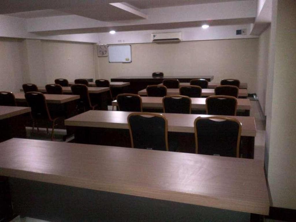 נקסר Erin Int Hotel מראה חיצוני תמונה